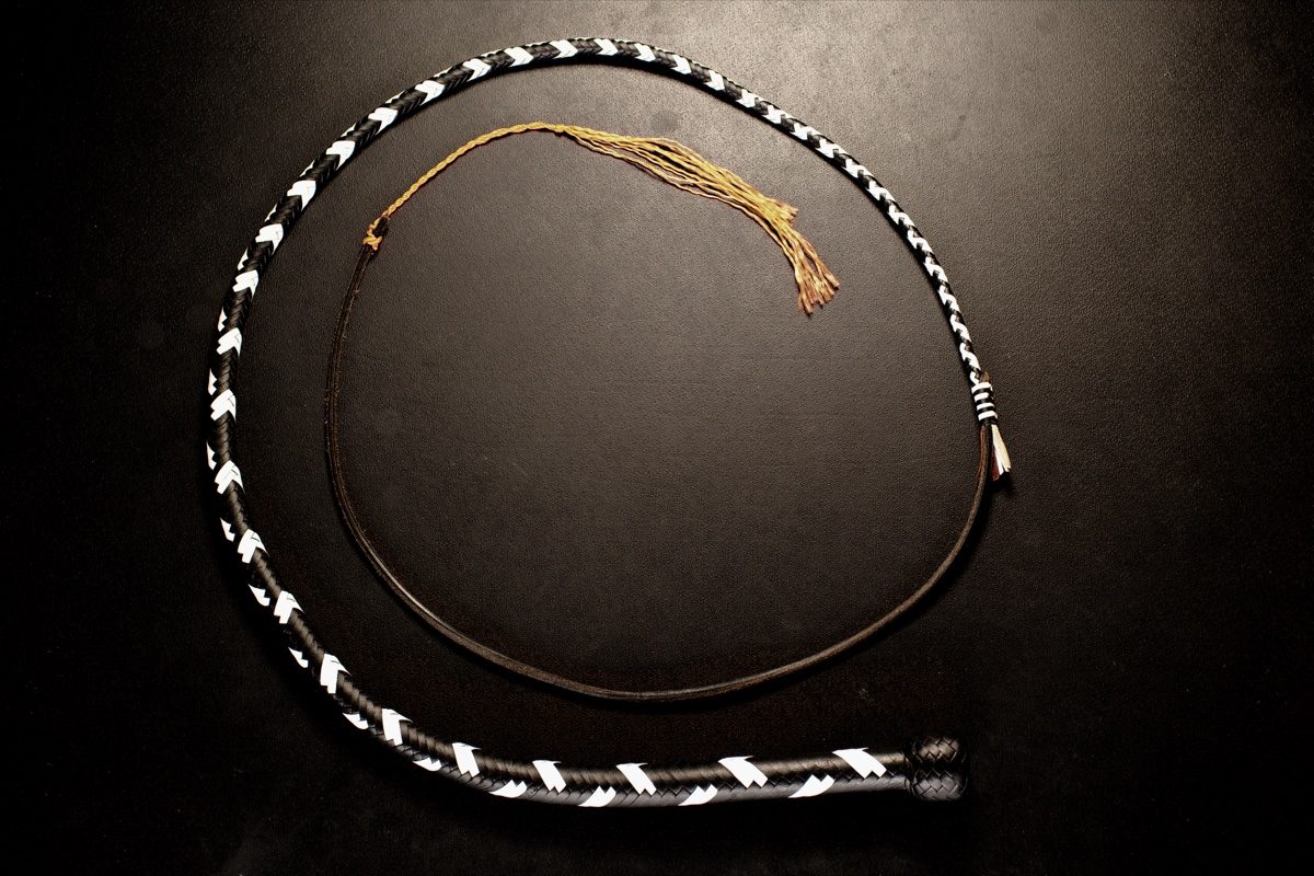 16 plait 3.5 ft Black and White chevron Bullwhip