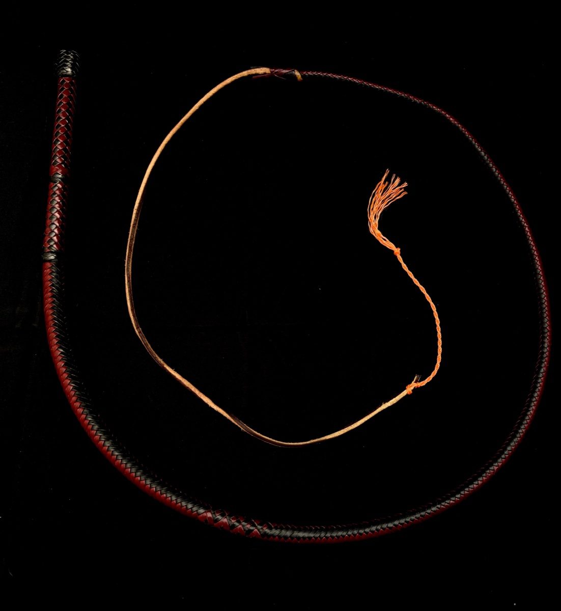 12 plait 4 foot Black and Red bull whip 8" handle